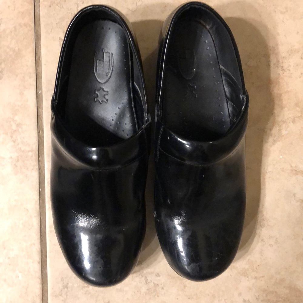 Nursing shoes